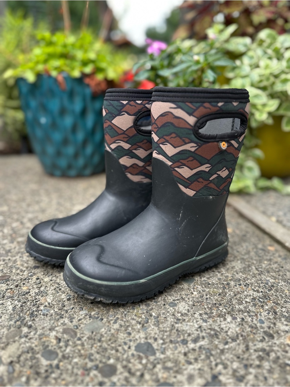 Bogs Grasp Insulated Winter Boots - Youth Size 2